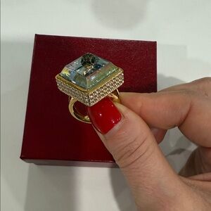 Elegant Gold and Silver Women's Ring